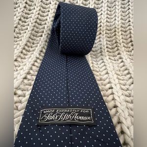 Saks fifth avenue 100% silk tie